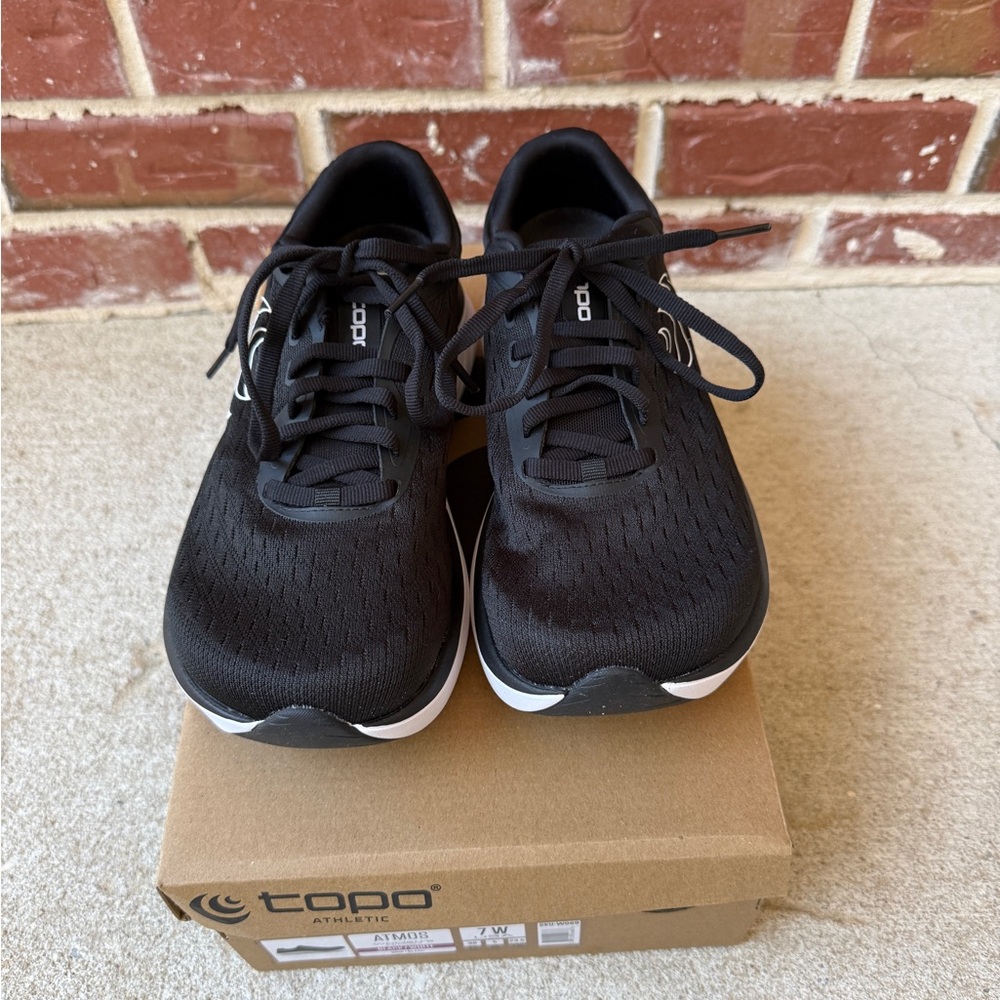 Women’s Black Athletic Shoes Topo US 7
